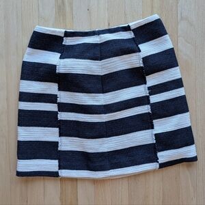 Ann Taylor Loft Textured Striped Navy Blue and White Women's Skirt (Size 6)